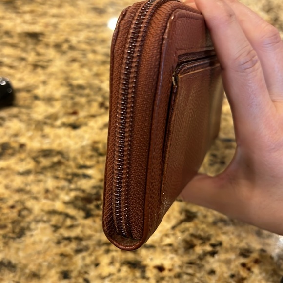 Authentic Chanel caviar leather wallet - Picture 6 of 13